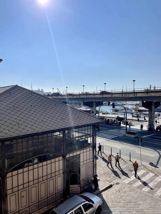 Overlooking The Porto Antico Of Genoaアパートメント エクステリア 写真